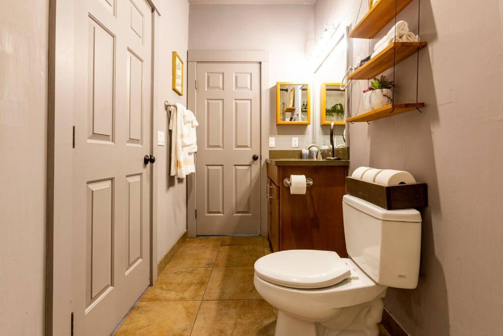 2Br Home W Parking Downtown Charm In Full Bloom! Tucson Eksteriør billede